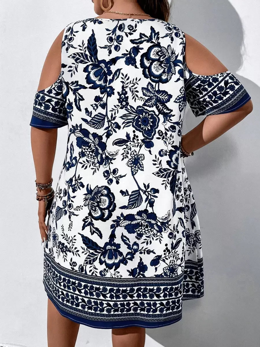 Vestido Curto Floral Plus Size