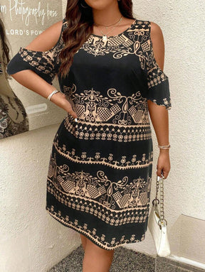 Vestido Curto Floral Plus Size