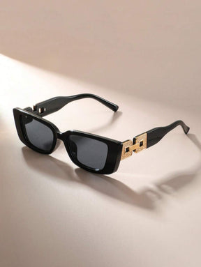 Óculos de Sol Retangular com Detalhe Dourado